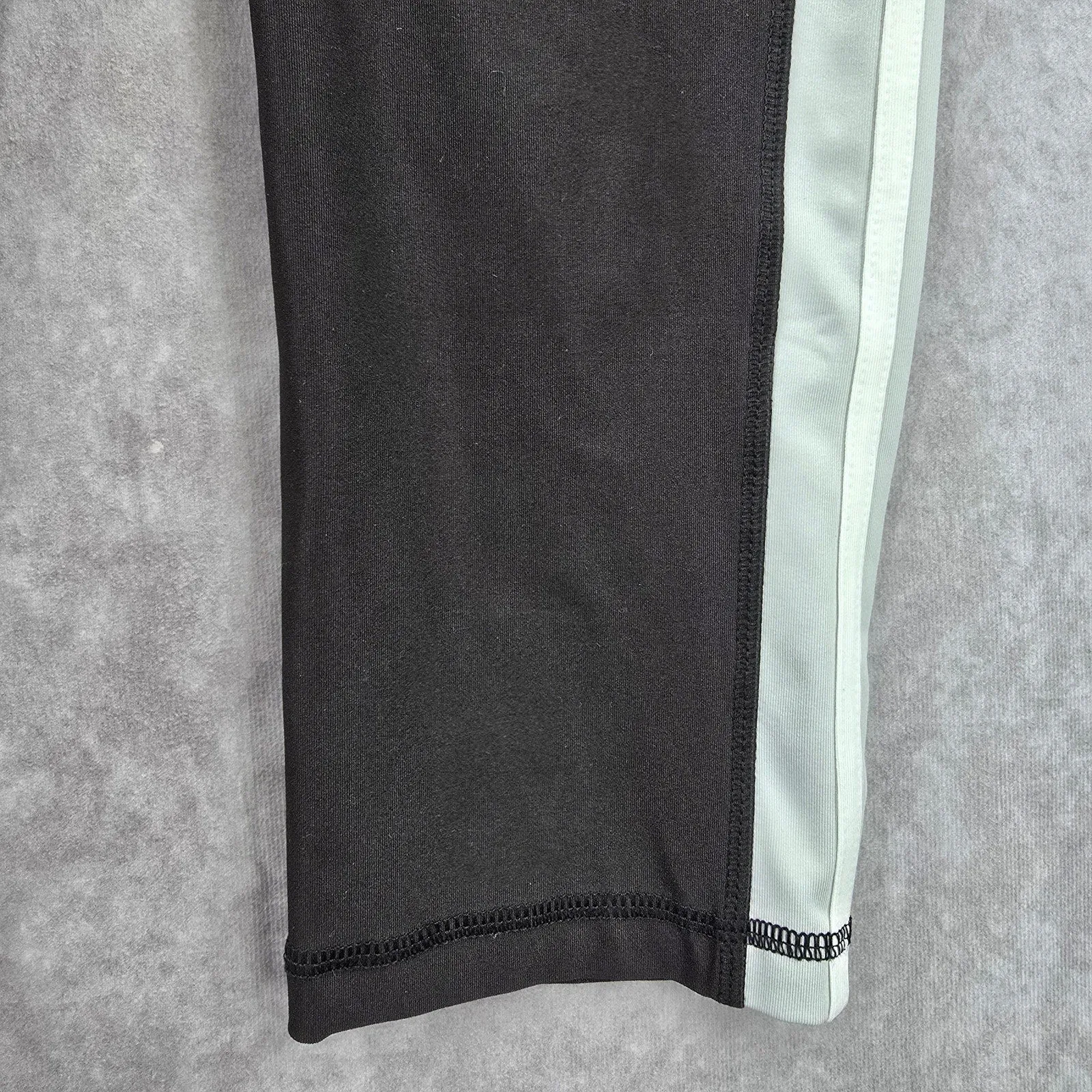 Athletic Works Black Cropped Stripe Activewear Legging Yoga Pants Bottoms Medium