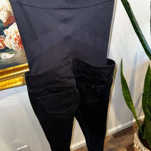 BLANQI Maternity Black Distressed Skinny Jeans with Belly Support Size 4
