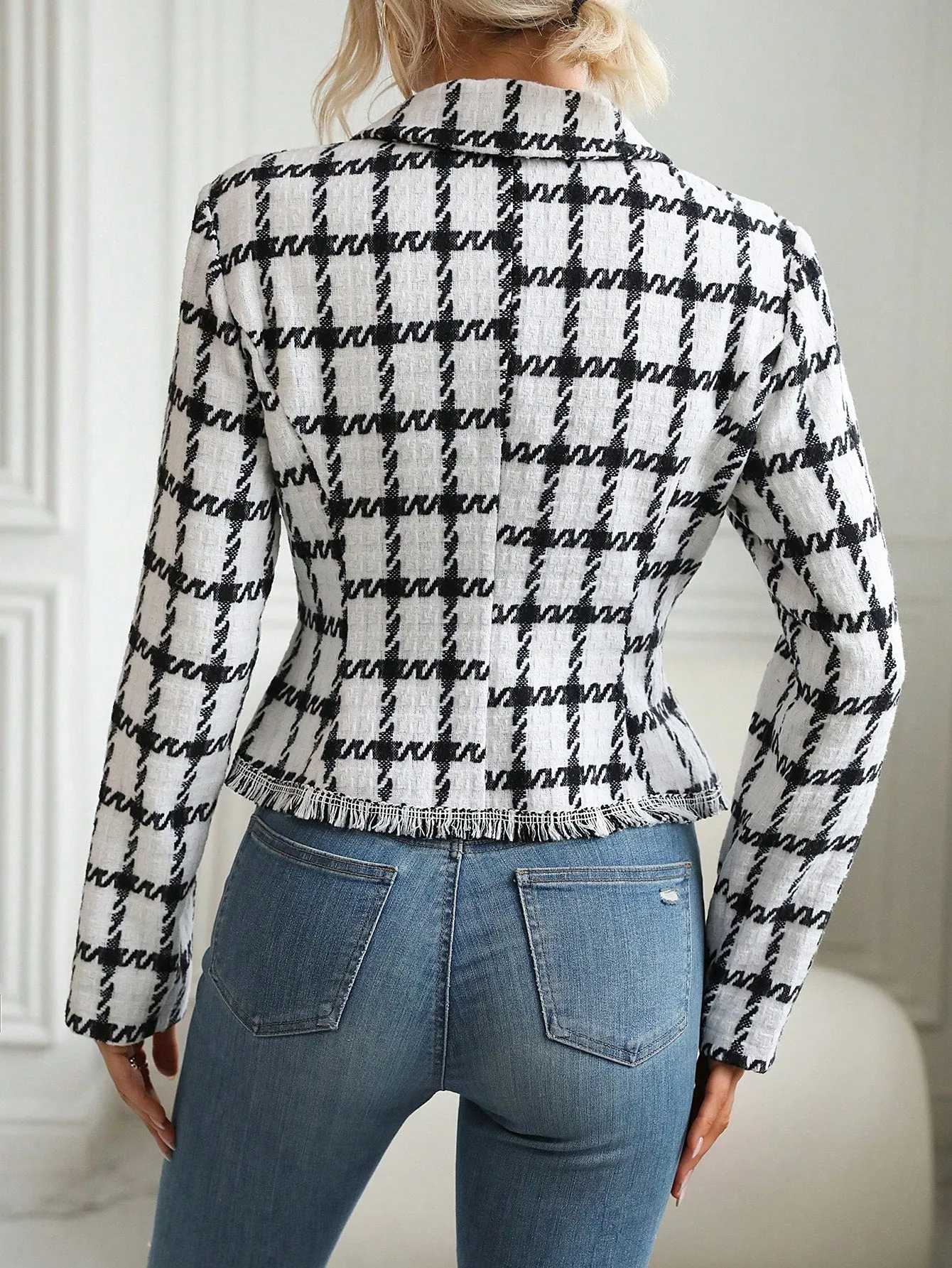 Blazer Raffinéa de Cherry Vibes: Elegancia en