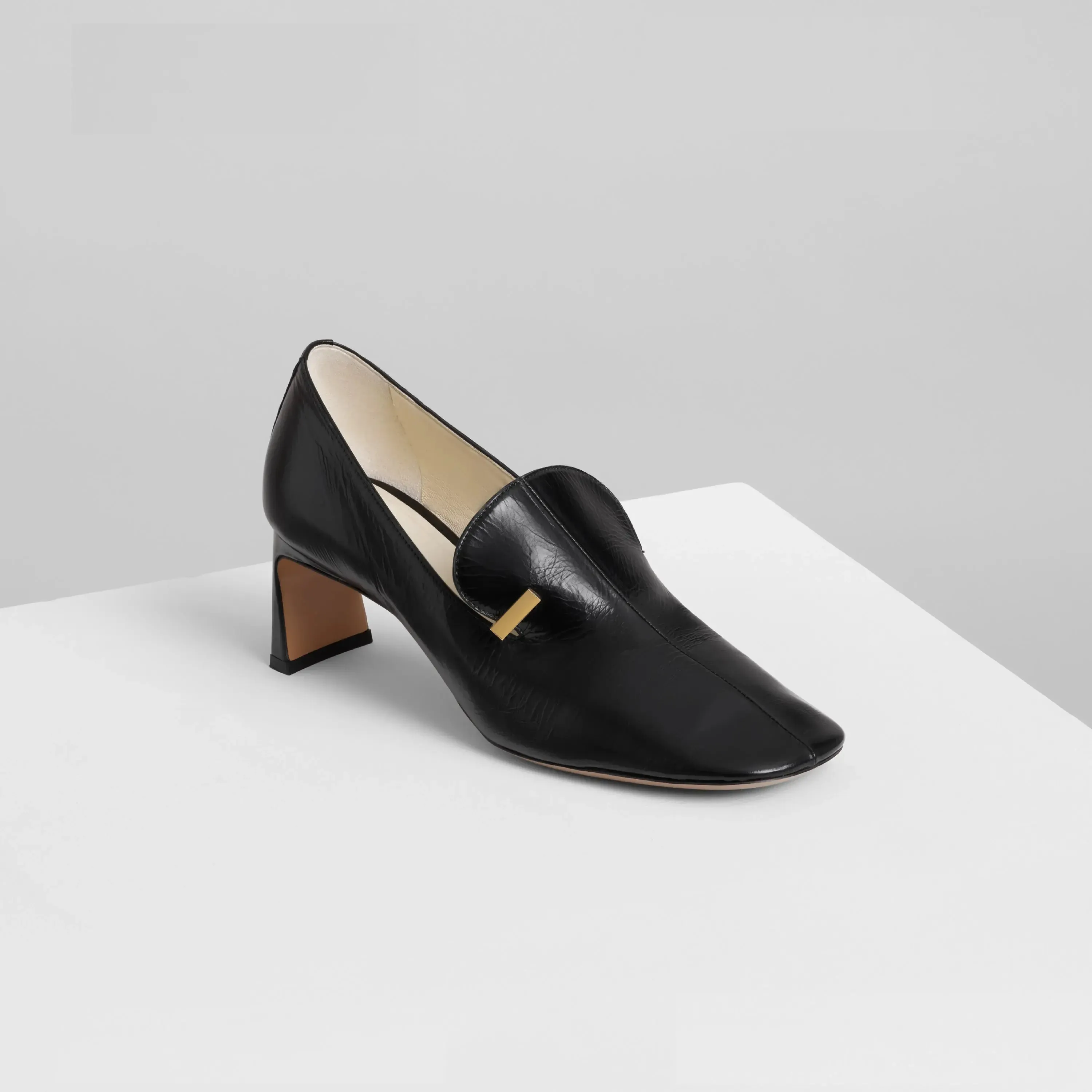 CLUB LOAFER 60 | black leather with gold