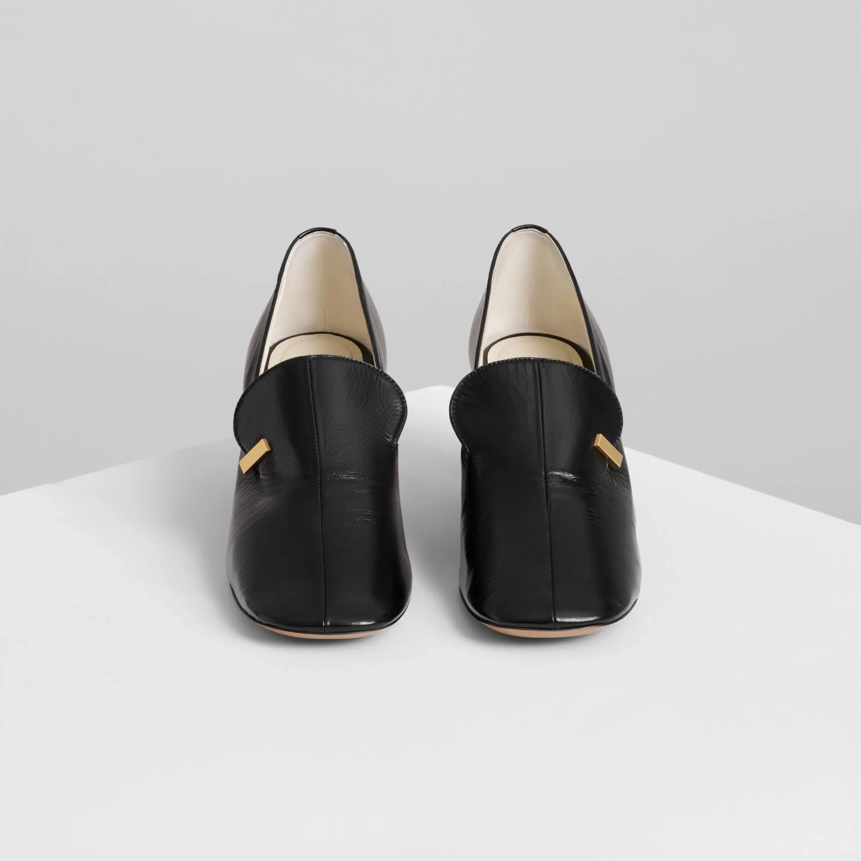 CLUB LOAFER 60 | black leather with gold