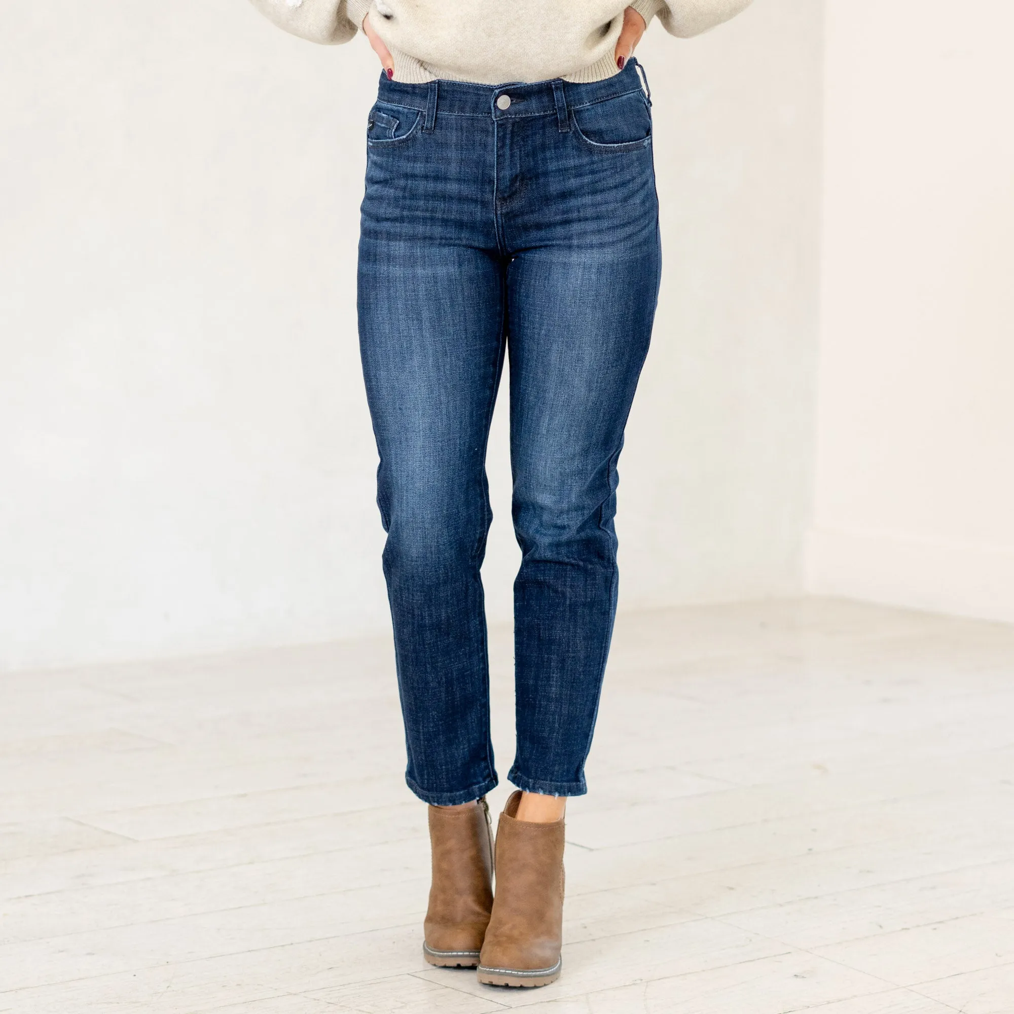 Delvey Mid Rise Boyfriend Jeans