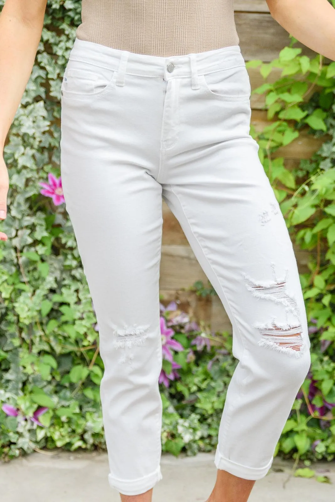 Hazel Blues® | Mid-Rise Boyfriend Destroyed White Jeans
