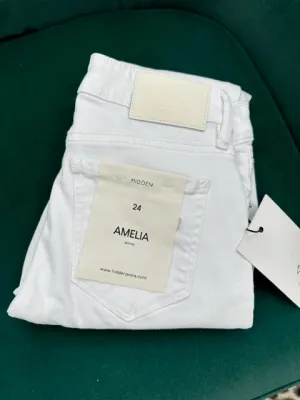 Hidden Amelia White Skinny Jean