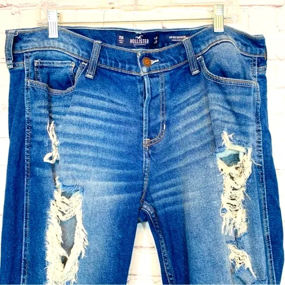 Hollister Low Rise Boyfriend Jeans Distressed
