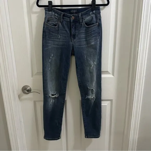 JUDY BLUE Los Angeles Relaxed Fit Distressed Women’s Jeans size 5 / 27 denim