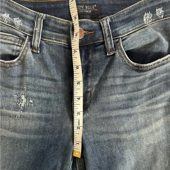 JUDY BLUE Los Angeles Relaxed Fit Distressed Women’s Jeans size 5 / 27 denim