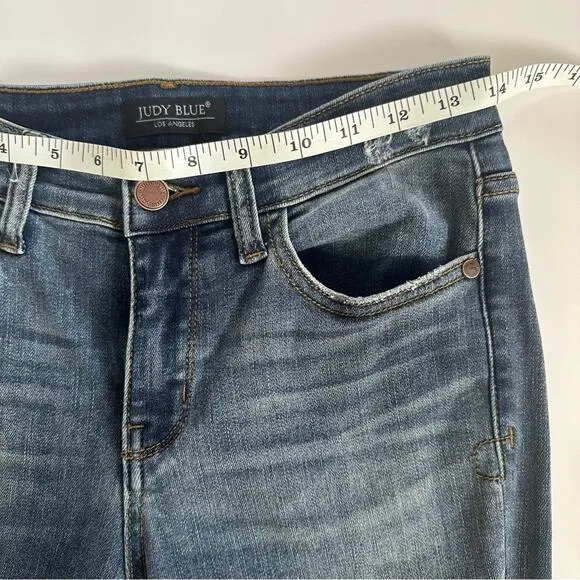 JUDY BLUE Los Angeles Relaxed Fit Distressed Women’s Jeans size 5 / 27 denim