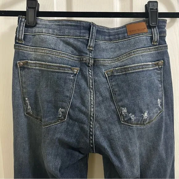 JUDY BLUE Los Angeles Relaxed Fit Distressed Women’s Jeans size 5 / 27 denim