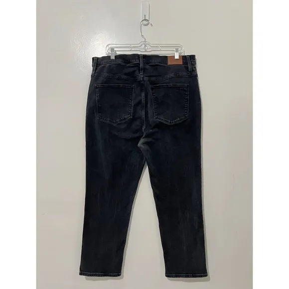 Madewell Faded Black Classic Straight Jeans Size 34