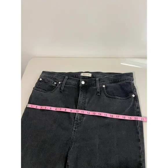 Madewell Faded Black Classic Straight Jeans Size 34
