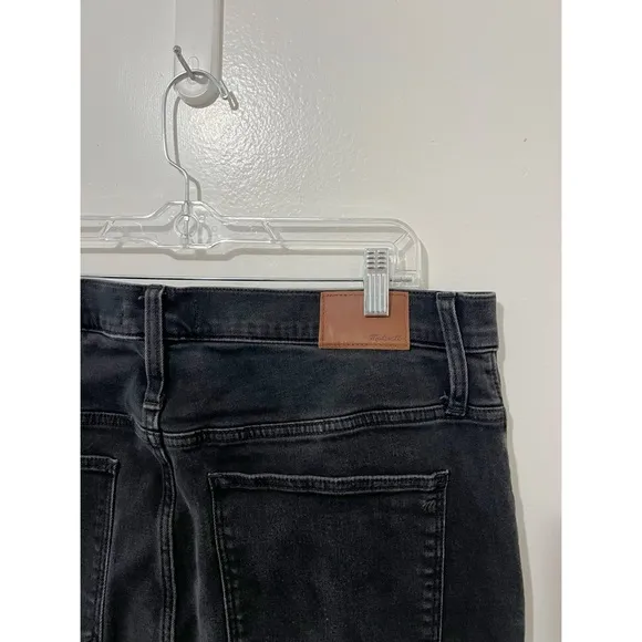 Madewell Faded Black Classic Straight Jeans Size 34