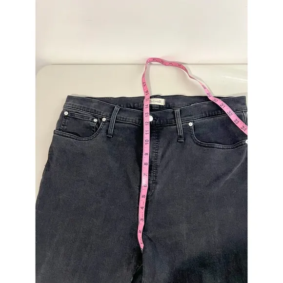 Madewell Faded Black Classic Straight Jeans Size 34