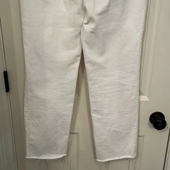 Madewell Women’s White Perfect Vintage Straight Jeans  Sz 27 Distressed Raw Hem