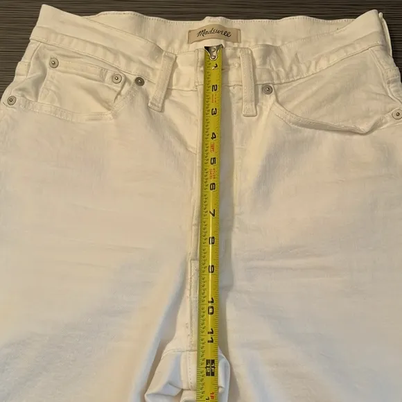 Madewell Women’s White Perfect Vintage Straight Jeans  Sz 27 Distressed Raw Hem