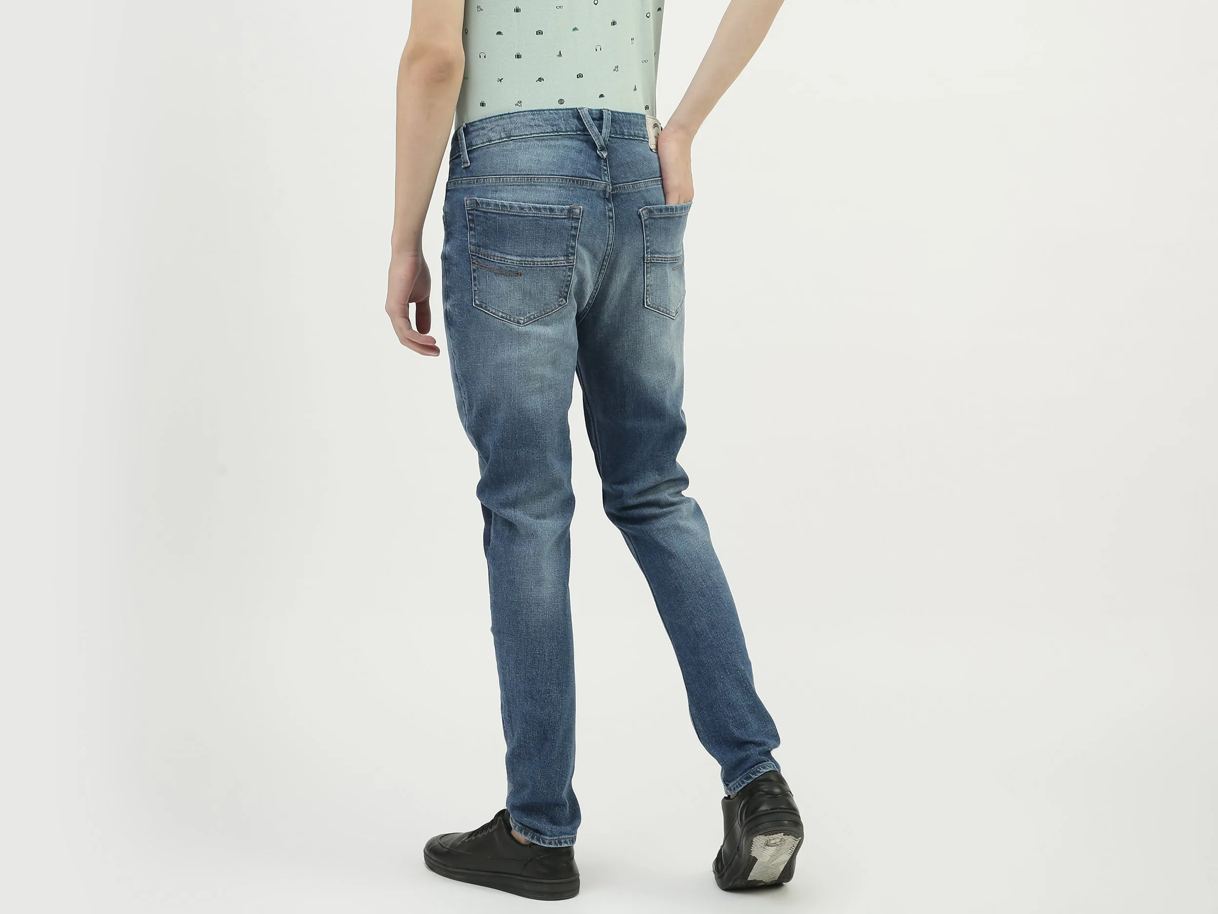 Men Color Blocked Carrot Fit Jeans