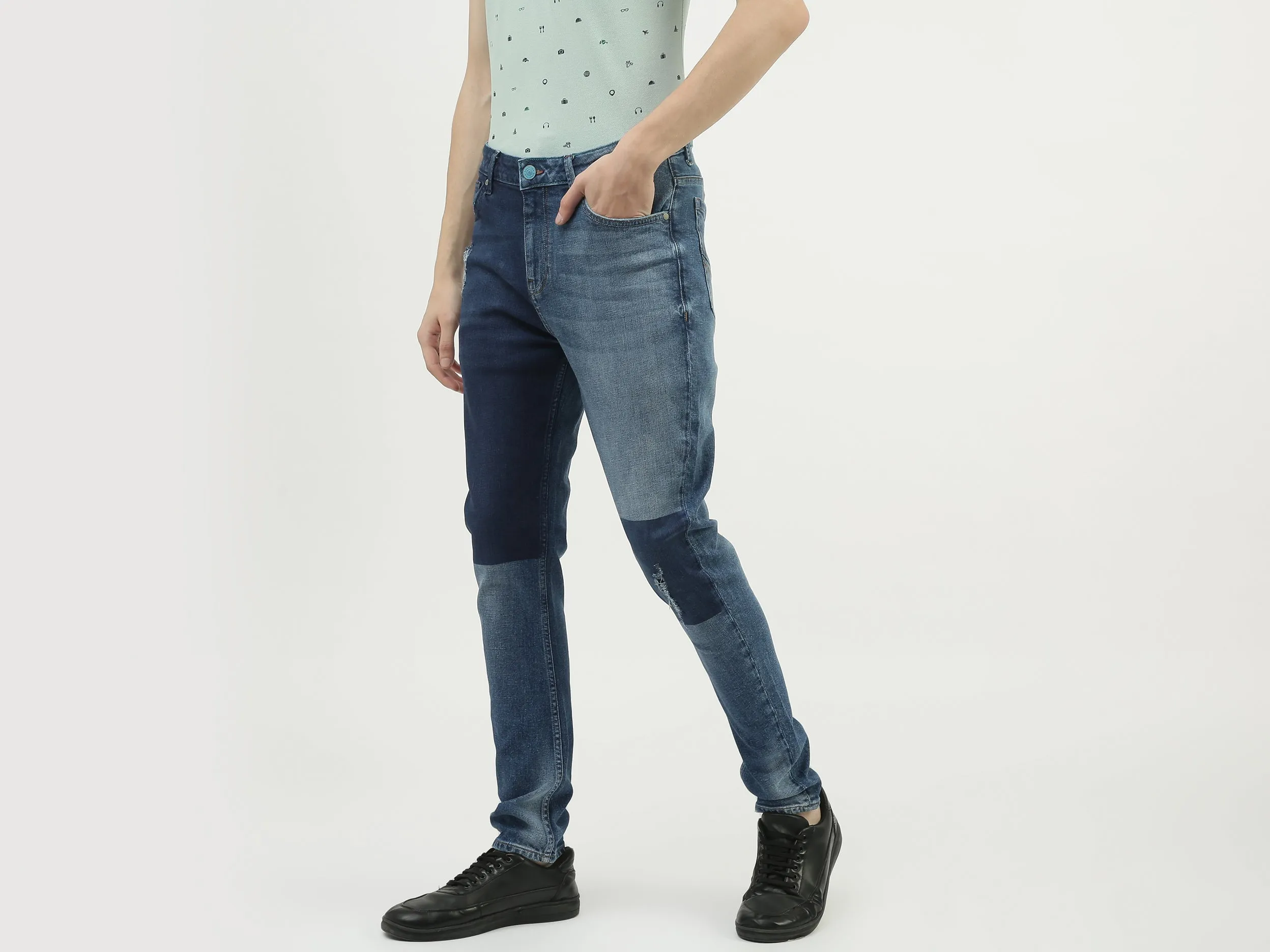 Men Color Blocked Carrot Fit Jeans