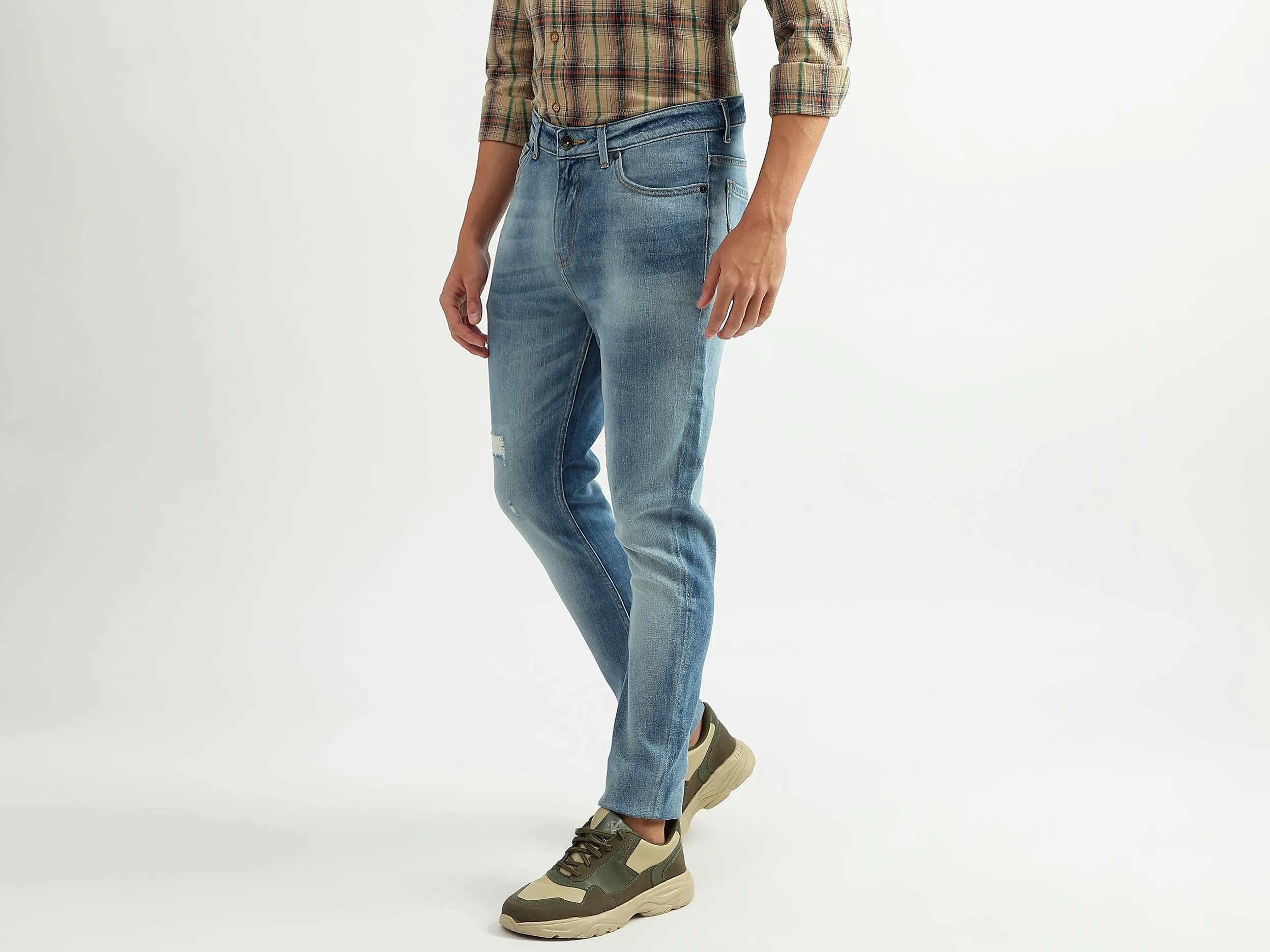 Men Solid Carrot Fit Jeans