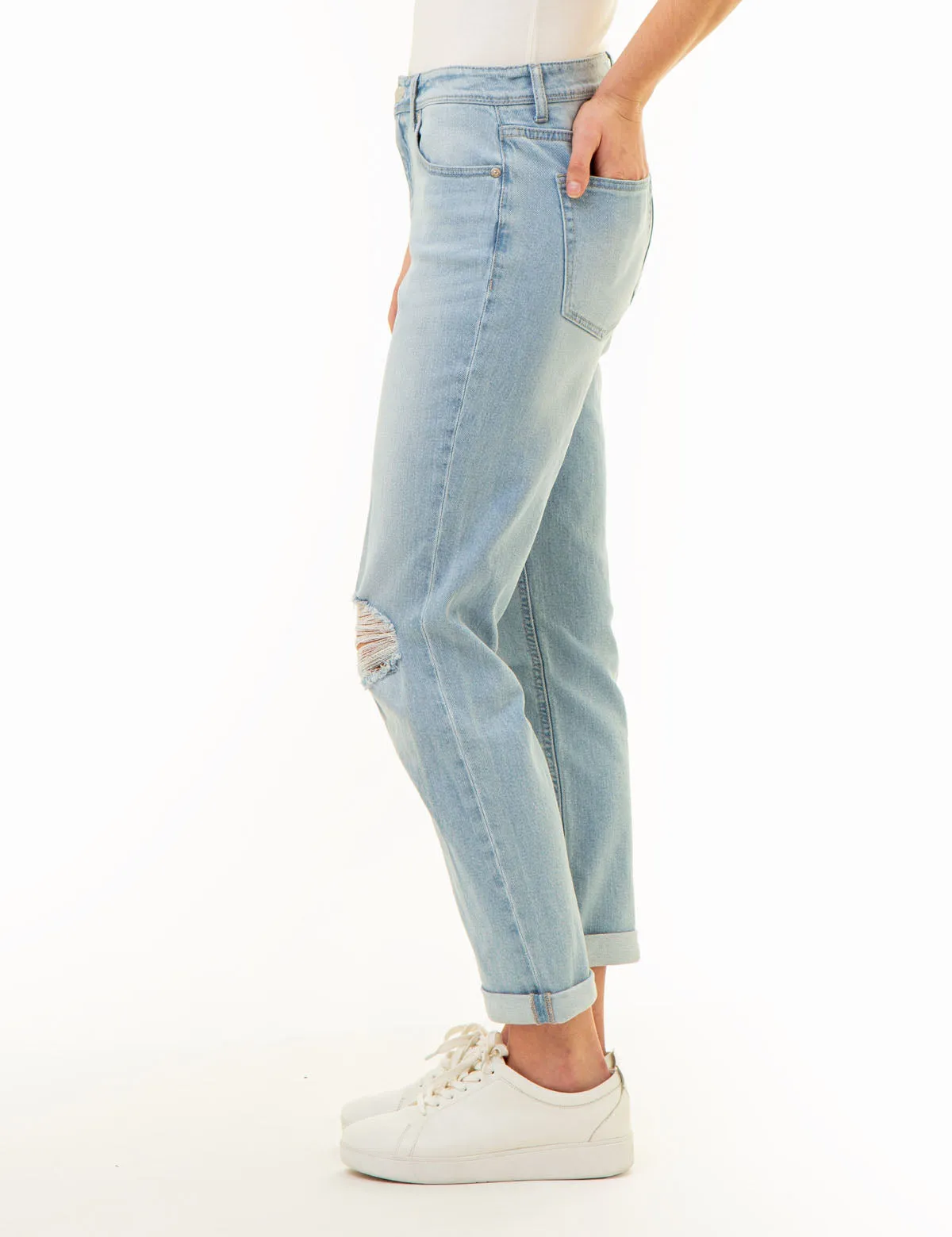 MID RISE BOYFRIEND JEANS