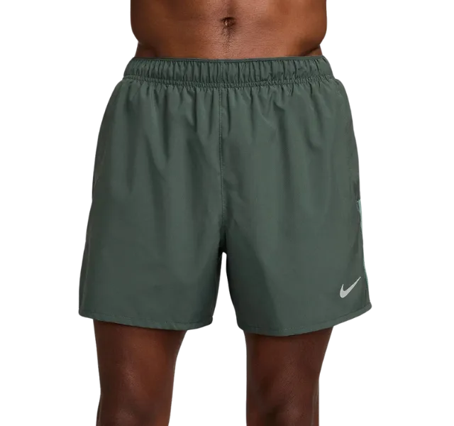 Nike Challenger 7 inch Shorts - Vintage Green