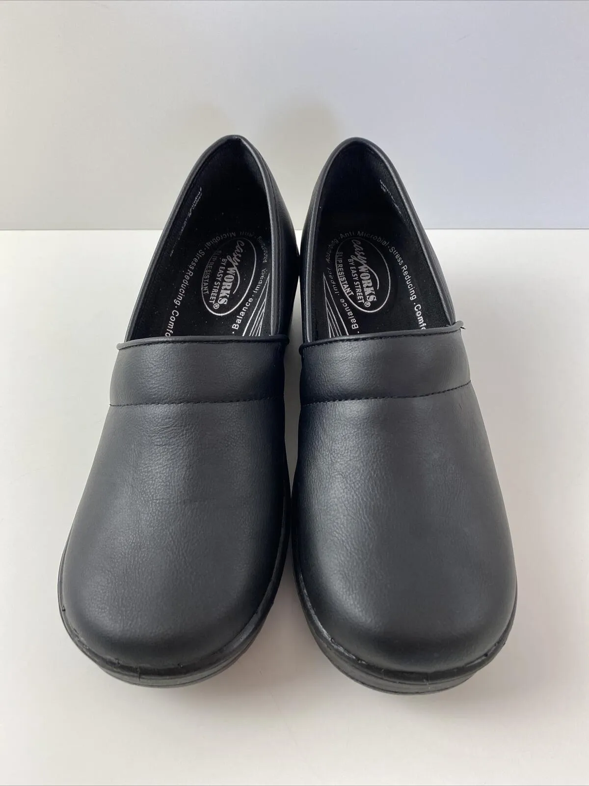 NWB EasyWorks by Easy Street LYNDEE Black Leather PROFESSIONAL Clogs Women’s 9 M