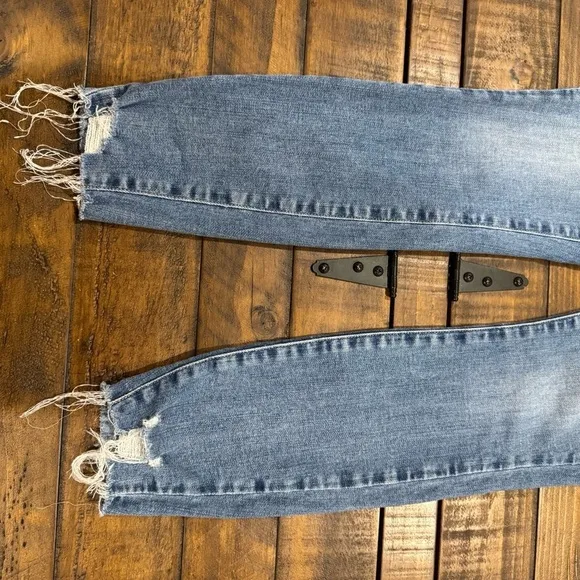 PAIGE Jeans Verdugo Ankle Flo Destructed Light Blue Distressed Denim Jeans 27