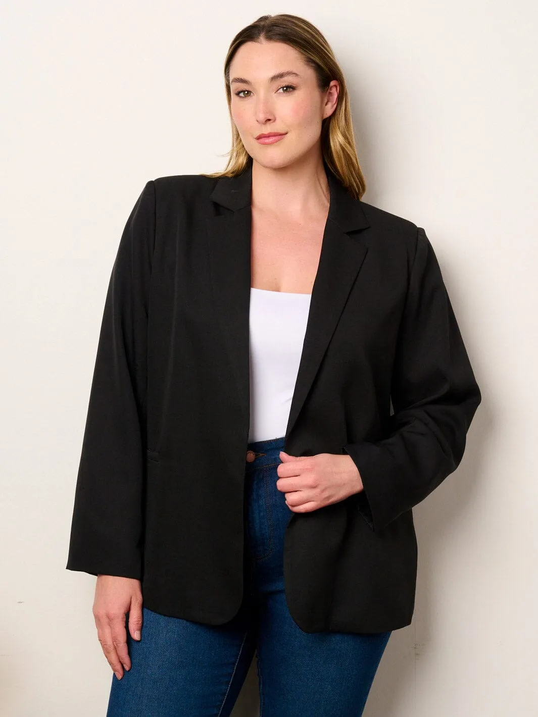 PLUS SIZE LONG SLEEVE OPEN FRONT FRONT POCKETS BLAZER