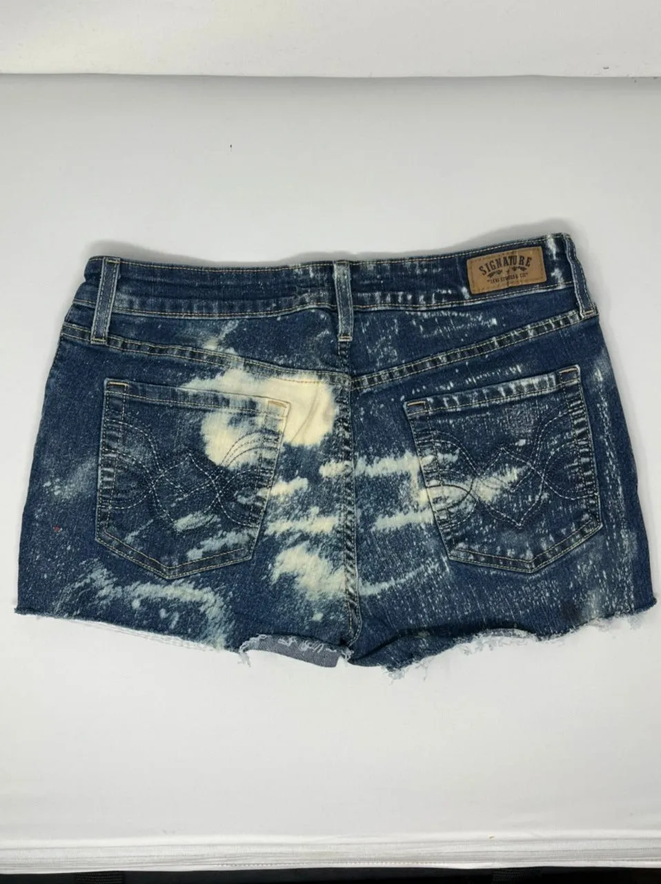 Signature Levi, size 10  #3504
