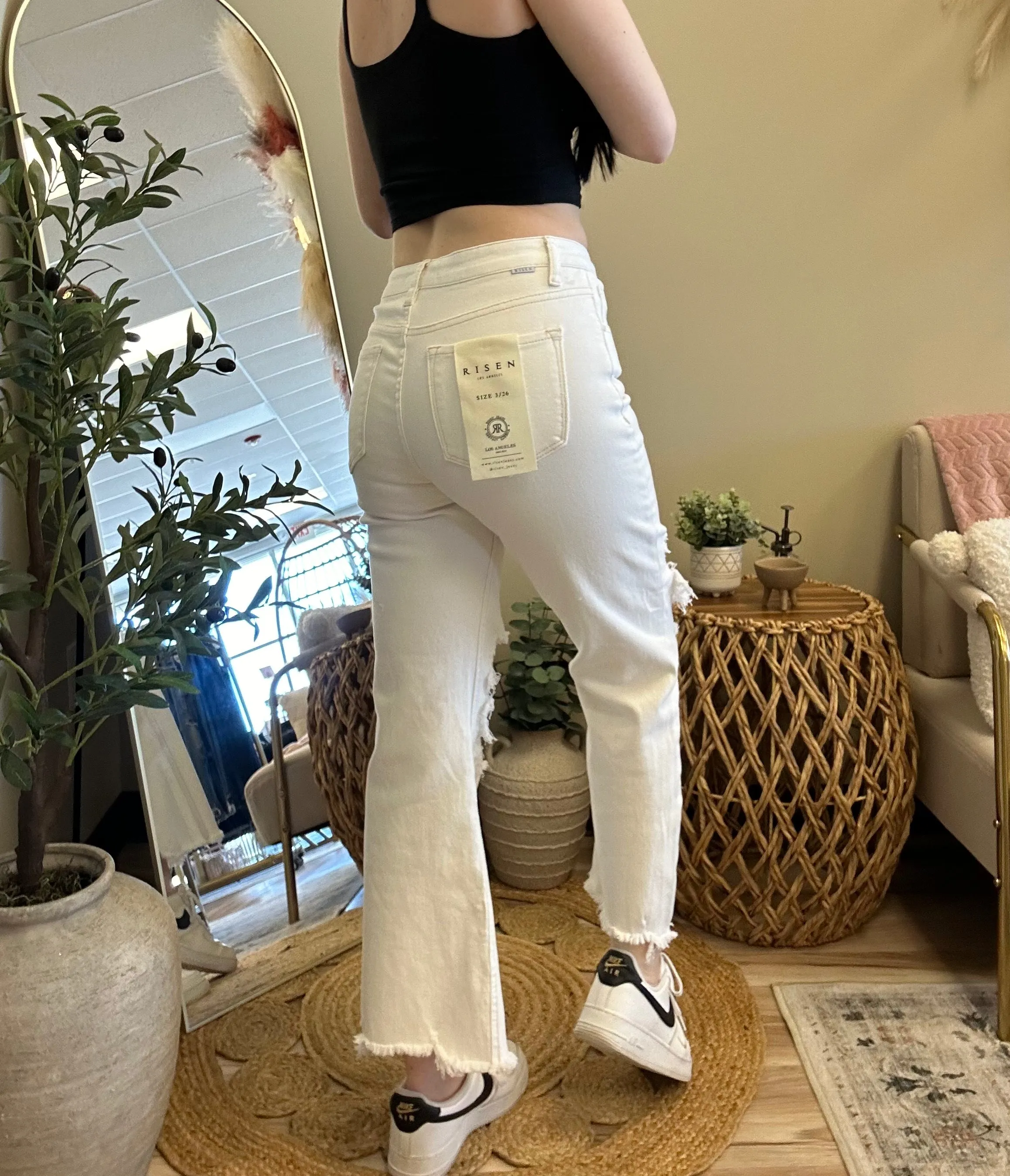 THE LUNA-DISTRESSED STRAIGHT JEANS