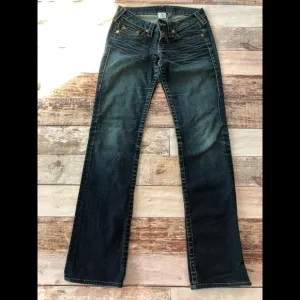 True Religion Johnny Jeans size 28 - euc‎
