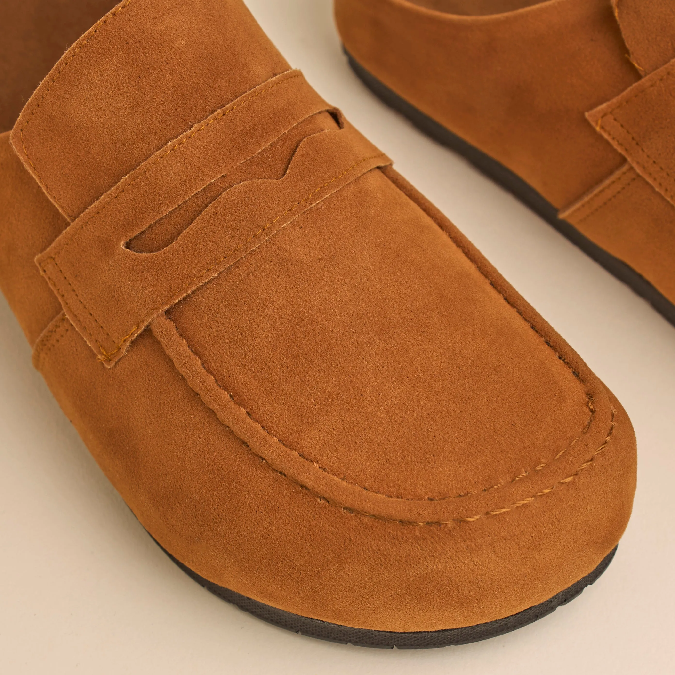 Veloura Clogs (Suede)