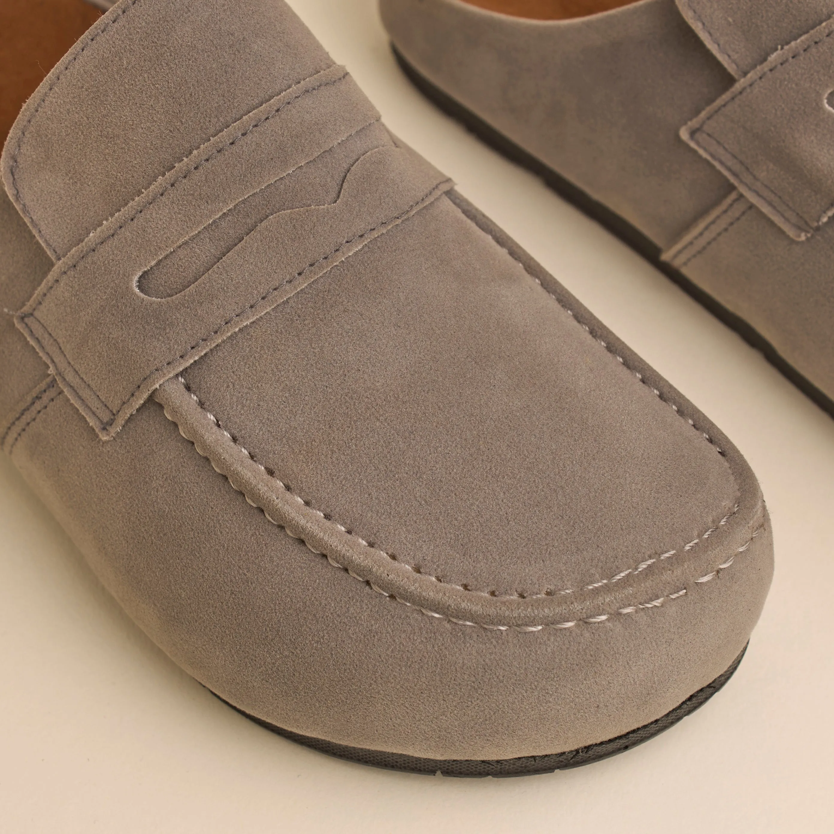 Veloura Clogs (Suede)