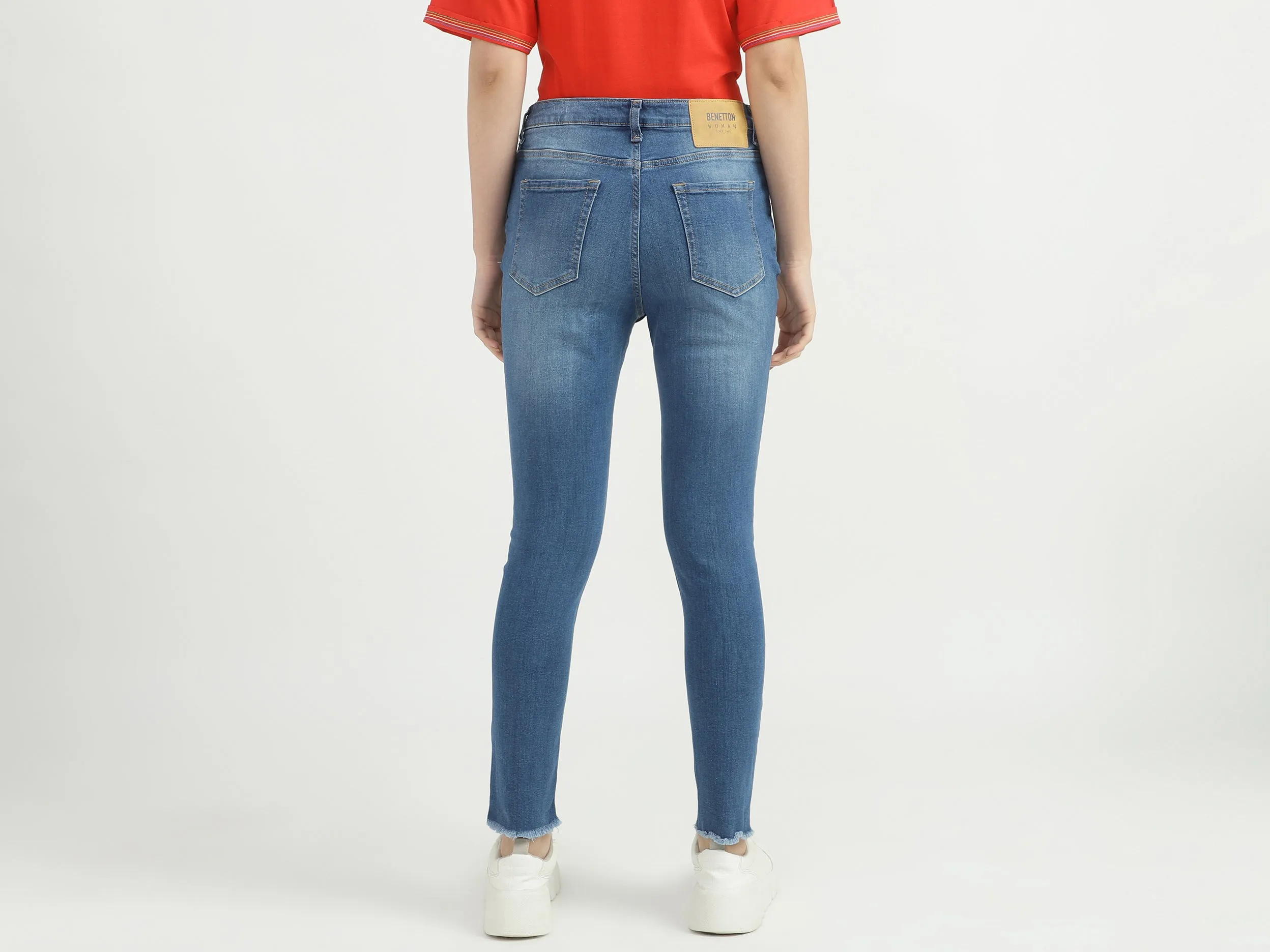 Women Solid Skinny Fit Jeans