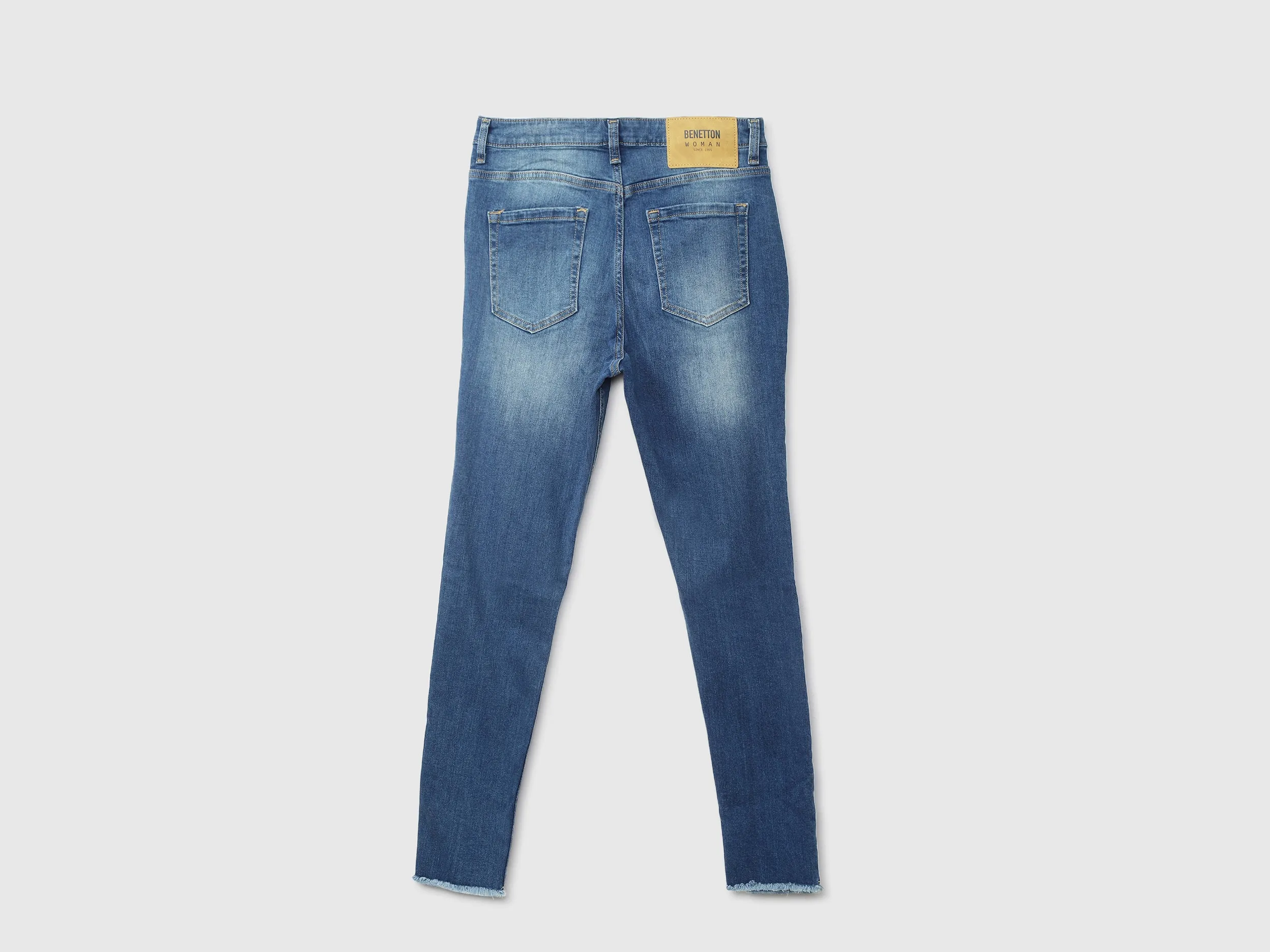 Women Solid Skinny Fit Jeans
