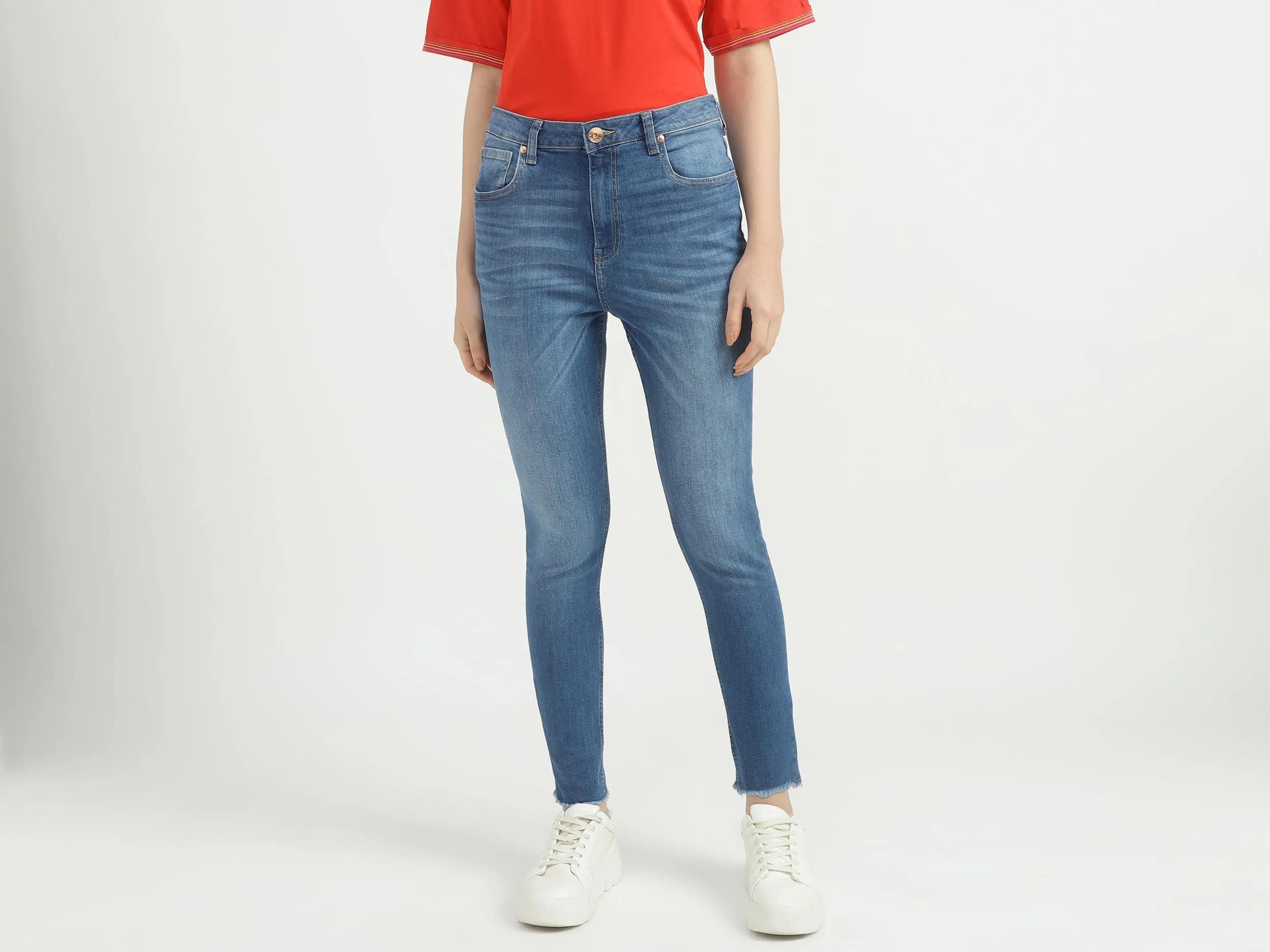 Women Solid Skinny Fit Jeans