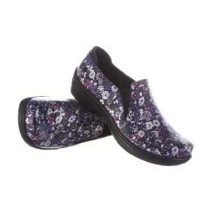 Women's Moxy Clog In Night Garden Patent