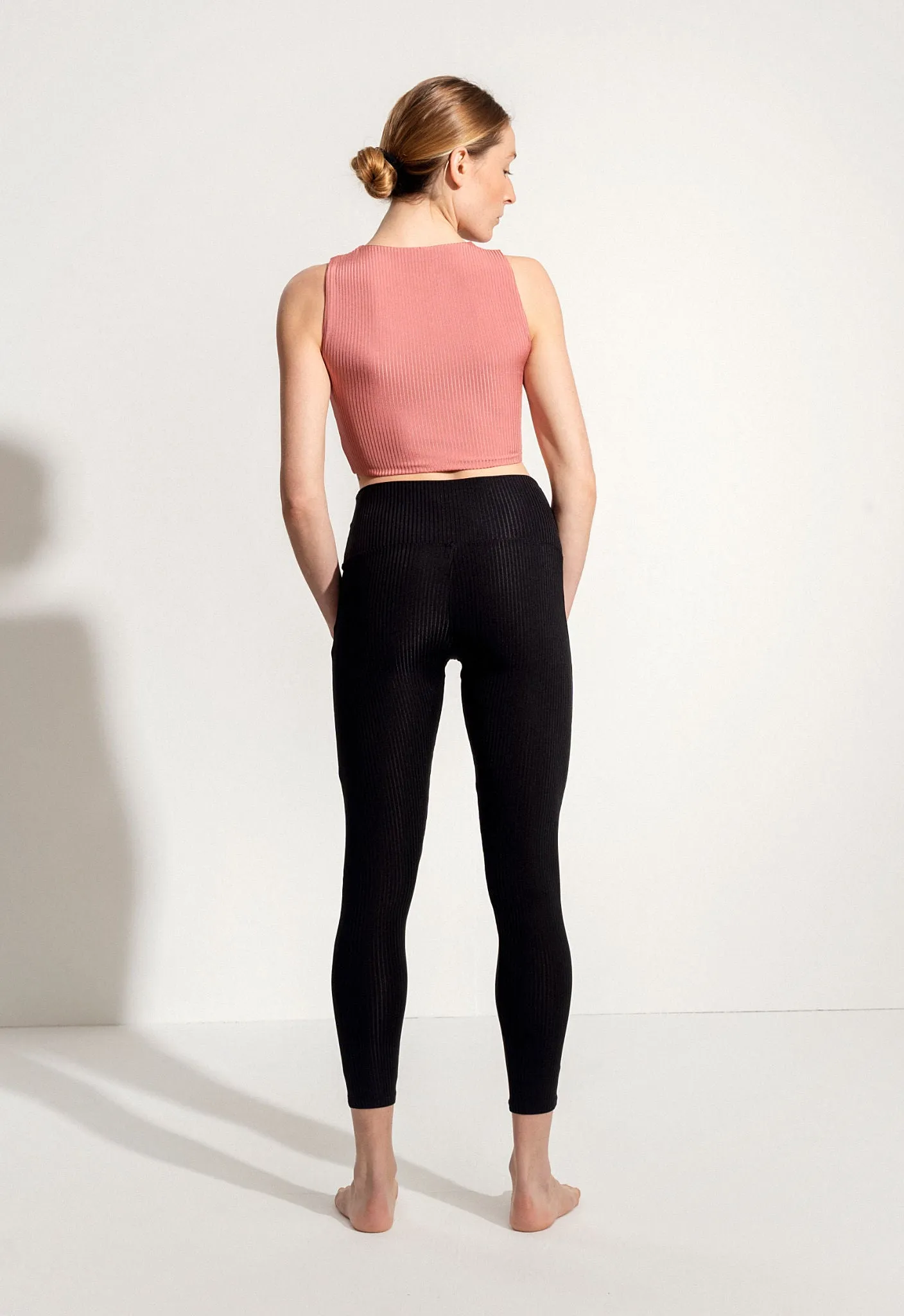 Yoga Leggings „Larimar“ in Schwarz gerippt